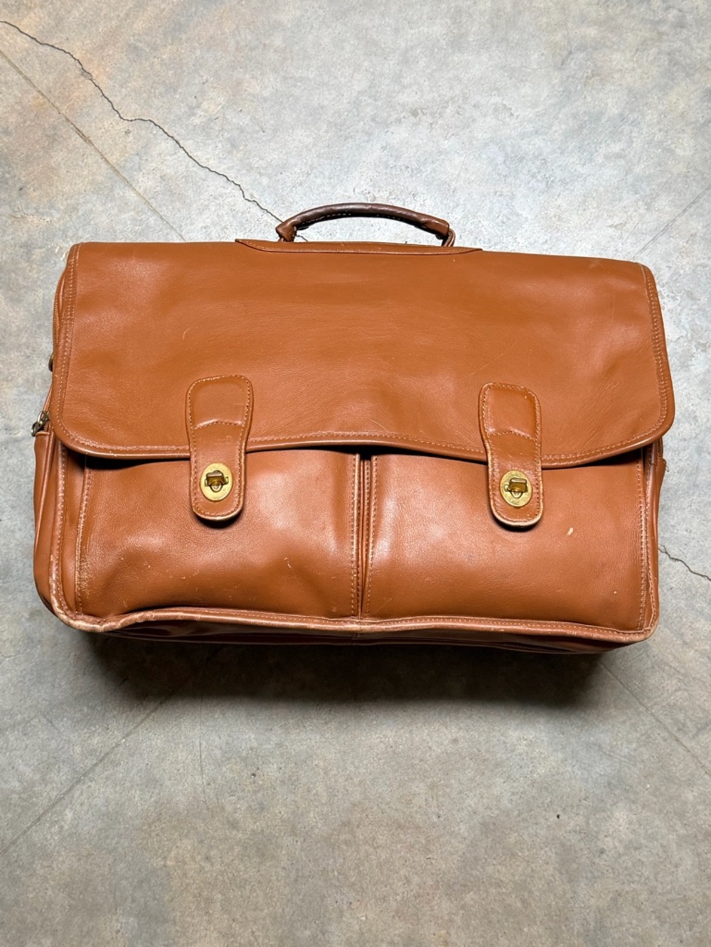 Vtg.. 90’s Coach Leather Briefcase in Tan Cognac Brown (No Shoulder Strap)